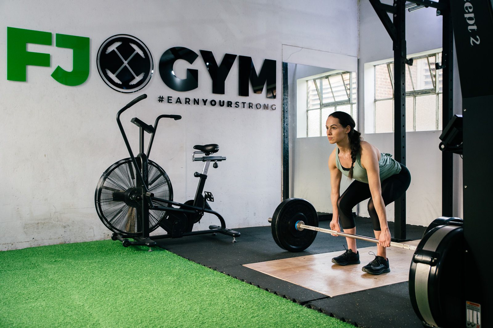 gym exercise deadlift